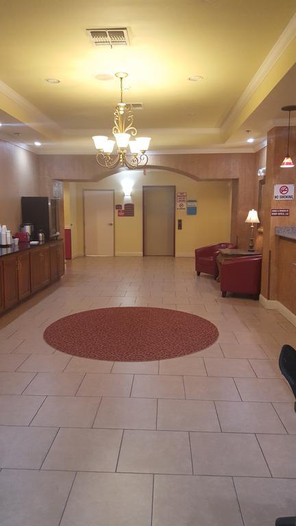 Reddy Hotel Plainview Bagian luar foto