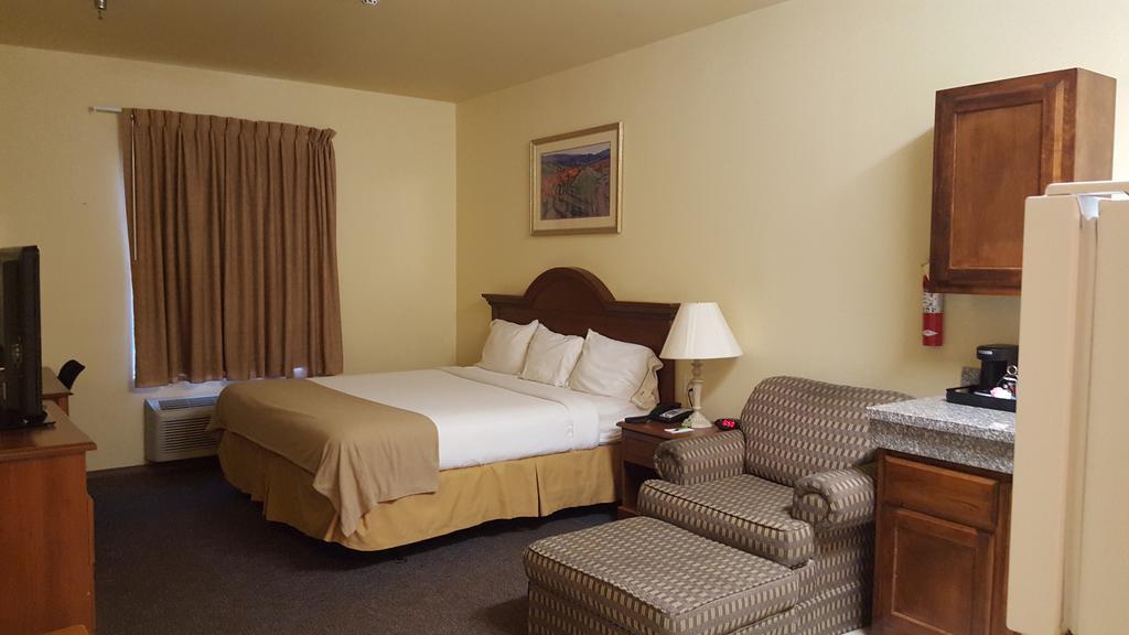 Reddy Hotel Plainview Bagian luar foto