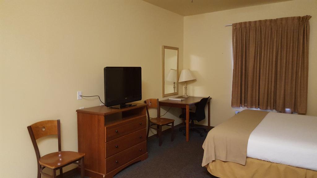 Reddy Hotel Plainview Bagian luar foto