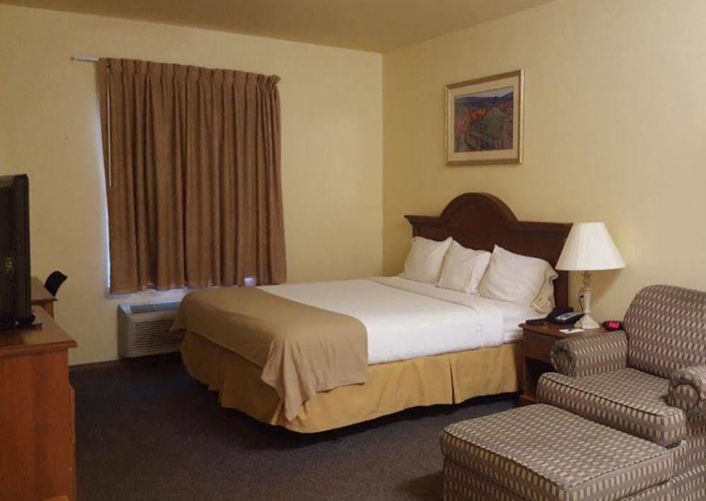 Reddy Hotel Plainview Bagian luar foto